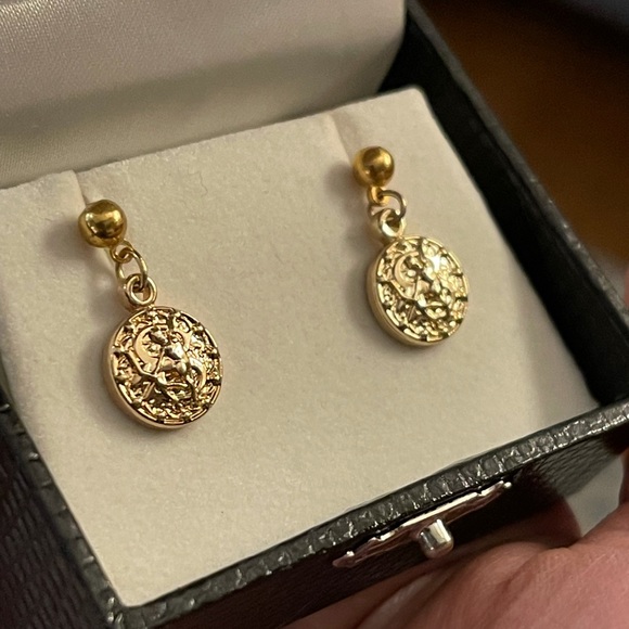 Sagittarius zodiac sign gold tone metal drop earrings - Picture 2 of 5